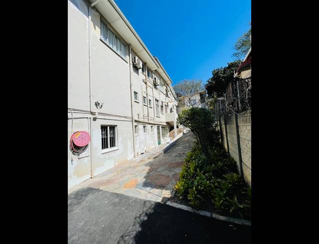 2 BEDROOM APARTMENT FOR SALE IN WINDERMERE